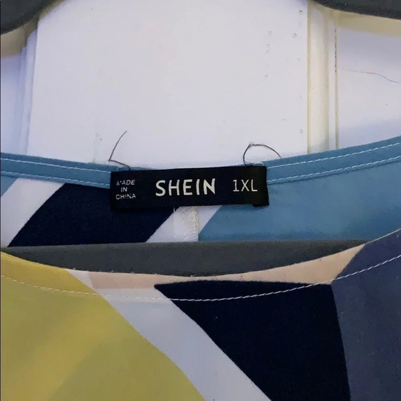 Shein geometric blouse - Picture 3 of 4